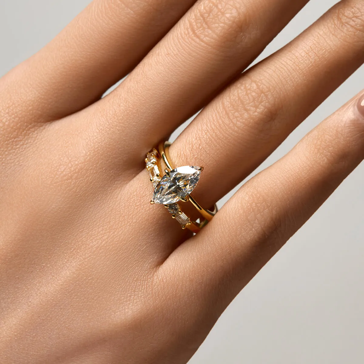 Iva Ring