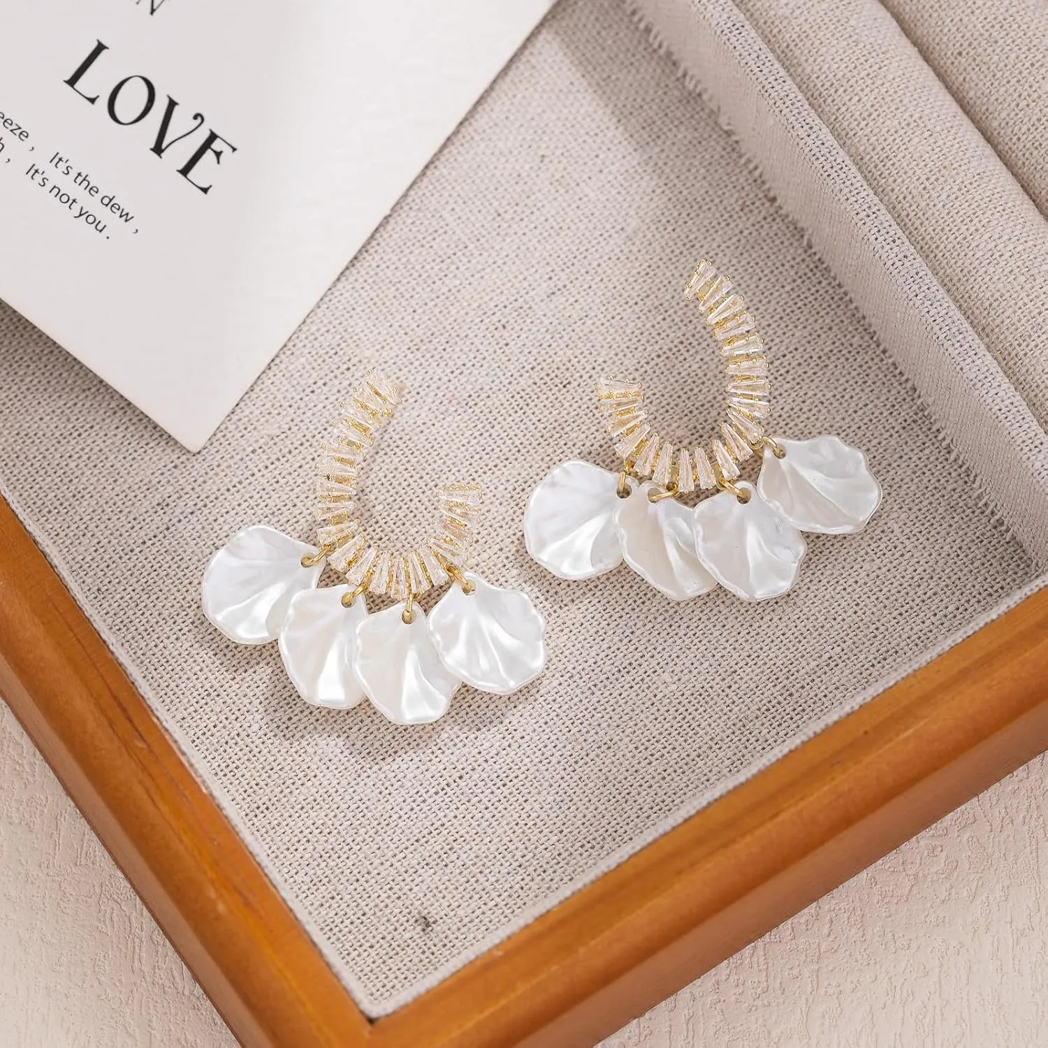 Red Rose Flower Earrings for Women Boho White Red Floral Petal Earrings Pearl Rhinestone Wedding Drop Dangle Earring for Bridesmaids Gifts