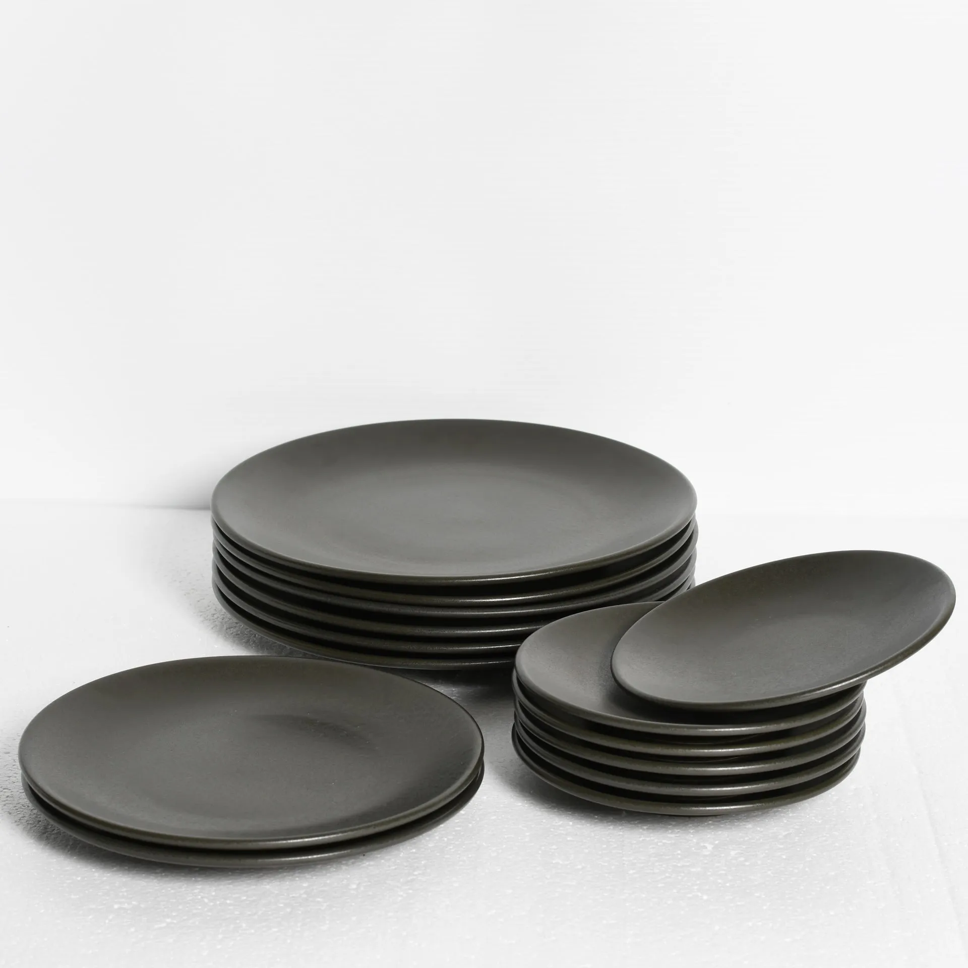 Zuma Charcoal Coupe 18cm- Side Plate